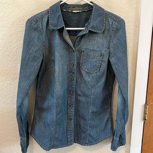 Boden denim long sleeve button down Peter Pan collar shirt, size 4